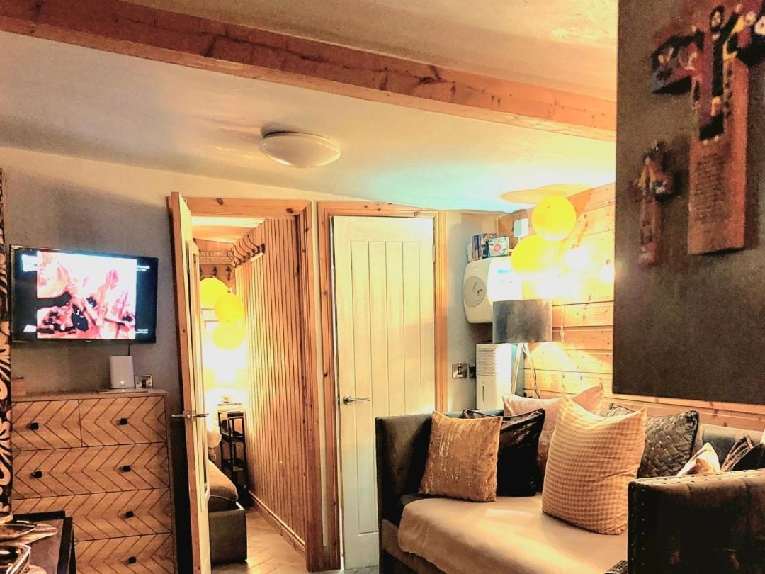 Therapy Lodge Ballycastle Bagian luar foto